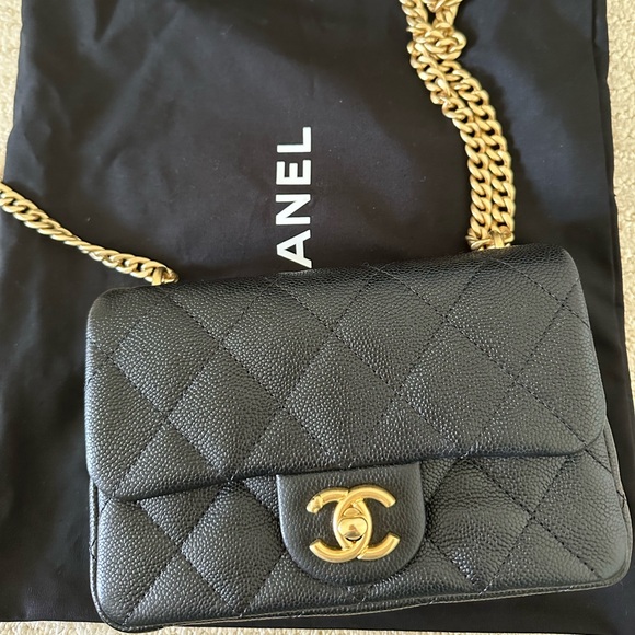 ❤️ CHANEL NEW ❤️ CHANEL Caviar Quilted
Mini Sweetheart Rectangular Flap Black - Picture 4 of 10